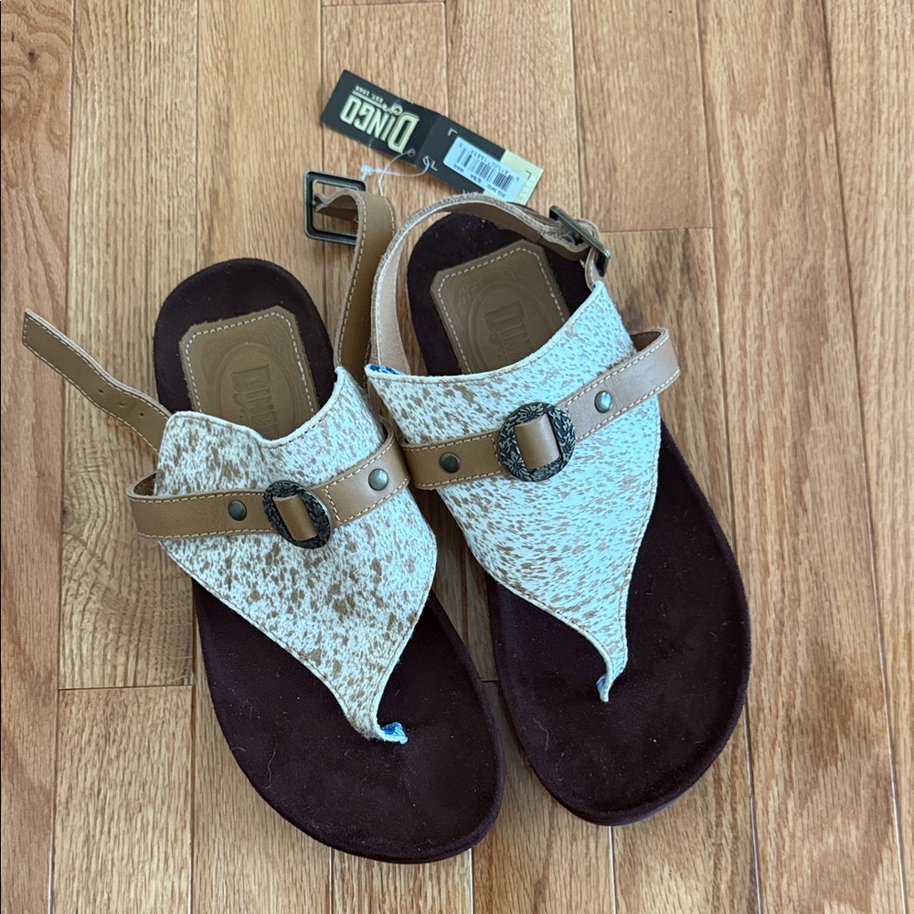 NWT Dingo Tan and Cream Sandals with Buckle